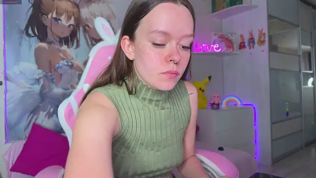 CheekySashaCharm online show from 17, 4, 2026