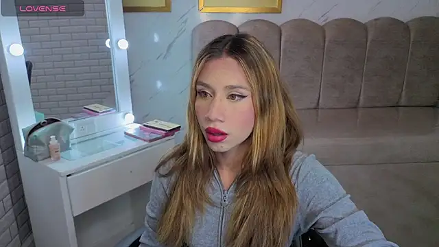 Snapshot of Evy_Luxx_v chatting on 25, 2, 2026 Evy Luxx v online show from 25, 2, 2026