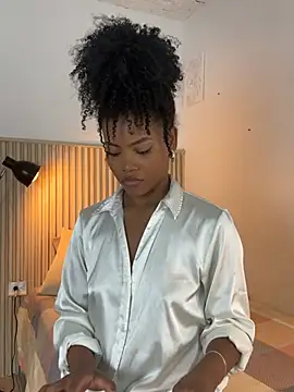 Snapshot of vanestraus chatting on 17, 2, 2026 vanestraus online show from 17, 2, 2026