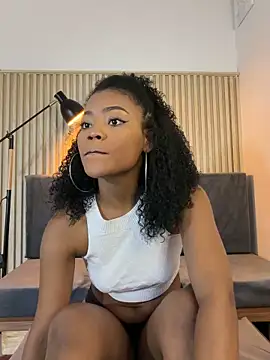 Snapshot of vanestraus chatting on 3, 3, 2026 vanestraus online show from 3, 3, 2026