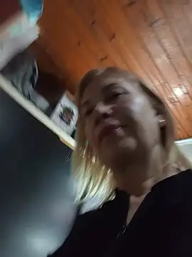 Snapshot of SexyMilf1211 chatting on 25, 6, 2026 SexyMilf1211 online show from 25, 6, 2026