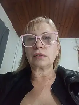 Snapshot of SexyMilf1211 chatting on 19, 7, 2026 SexyMilf1211 online show from 19, 7, 2026