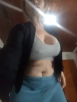 Snapshot of SexyMilf1211 chatting on 20, 7, 2026 SexyMilf1211 online show from 20, 7, 2026