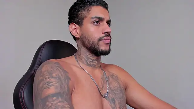 LuigiVitale 1 online show from 1, 12, 2025