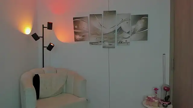 Snapshot of haileyflorez_ chatting on 17, 2, 2026 haileyflorez online show from 17, 2, 2026