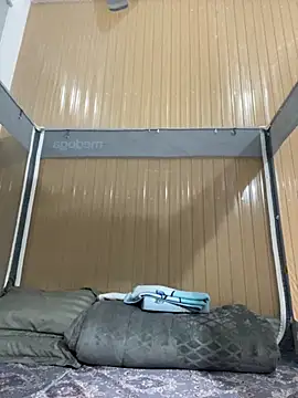 sara-xx online show from 4, 12, 2025