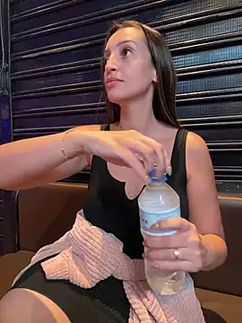 Snapshot of BelleRune chatting on 25, 3, 2026 BelleRune online show from 25, 3, 2026