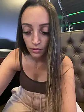 Snapshot of BelleRune chatting on 27, 3, 2026 BelleRune online show from 27, 3, 2026