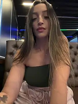 Snapshot of BelleRune chatting on 14, 4, 2026 BelleRune online show from 14, 4, 2026