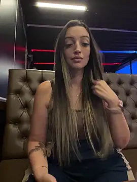 Snapshot of BelleRune chatting on 16, 4, 2026 BelleRune online show from 16, 4, 2026