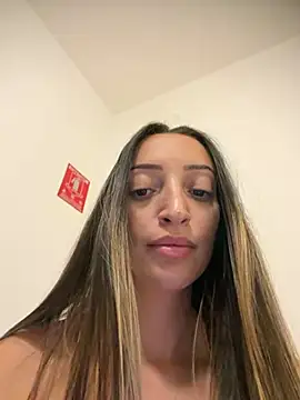 Snapshot of BelleRune chatting on 2, 7, 2026 BelleRune online show from 2, 7, 2026