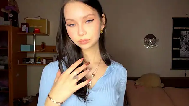 Snapshot of EmmaJonse chatting on 25, 11, 2025 EmmaJonse online show from 25, 11, 2025