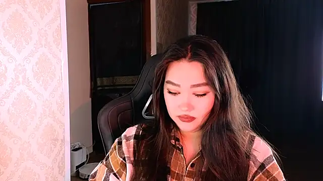 Emma Uilson online show from 1, 12, 2025