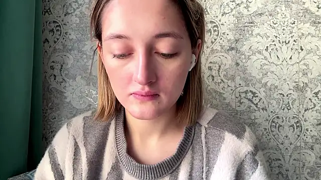 Emily lyy online show from 14, 12, 2025