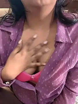 Snapshot of Kinky_Aleena chatting on 19, 11, 2025 Kinky Aleena online show from 19, 11, 2025