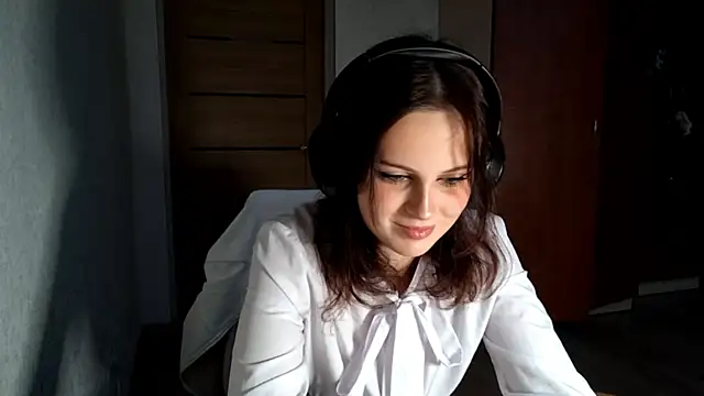 LouiseMarengo online show from 30, 11, 2025