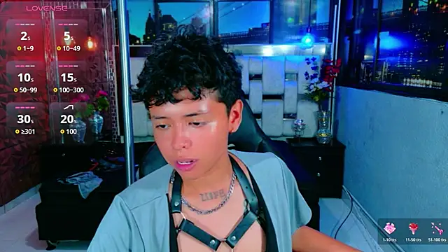 lunabustygirl online show from 23, 11, 2025