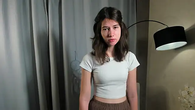 Snapshot of MarilynMun chatting on 26, 11, 2025 MarilynMun online show from 26, 11, 2025