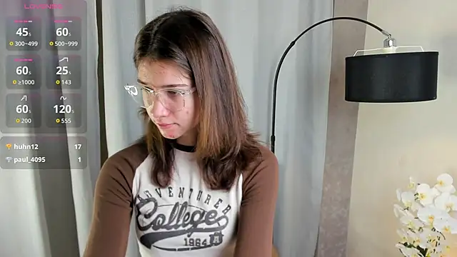 Snapshot of MarilynMun chatting on 18, 12, 2025 MarilynMun online show from 18, 12, 2025