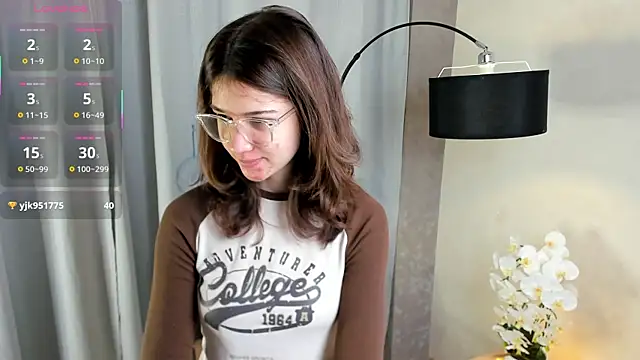 Snapshot of MarilynMun chatting on 19, 12, 2025 MarilynMun online show from 19, 12, 2025