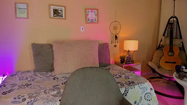 Snapshot of aghata_jackson_ chatting on 18, 11, 2025 aghata jackson online show from 18, 11, 2025