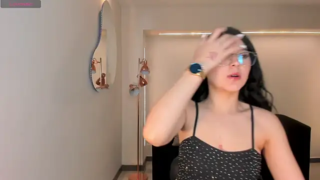 HaileyRoss  online show from 6, 1, 2026