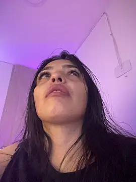 Snapshot of LaraDanverss chatting on 19, 12, 2025 LaraDanverss online show from 19, 12, 2025