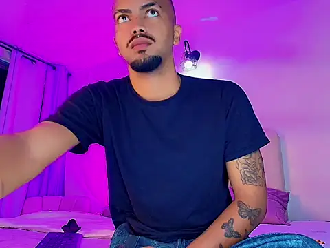 KMichelle1 online show from 2, 12, 2025