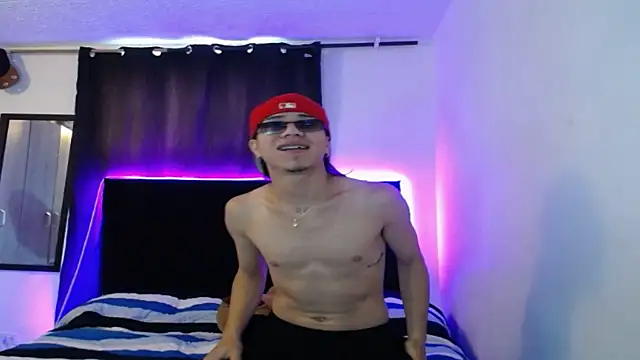 Snapshot of Anyelo_hot1111 chatting on 15, 11, 2025 Anyelo hot1111 online show from 15, 11, 2025