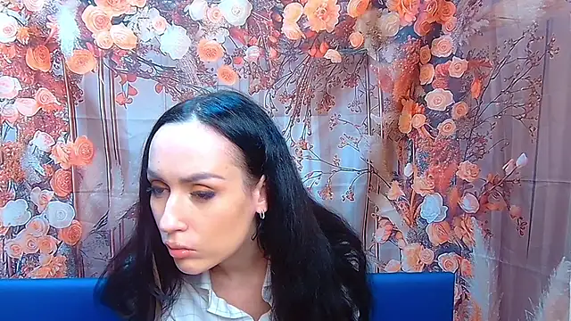 Snapshot of AnabelaBeauty chatting on 17, 11, 2025 AnabelaBeauty online show from 17, 11, 2025