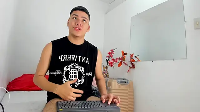 Lucastorrez01 online show from 8, 1, 2026