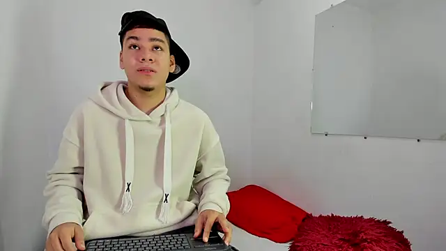 Lucastorrez01 online show from 16, 2, 2026