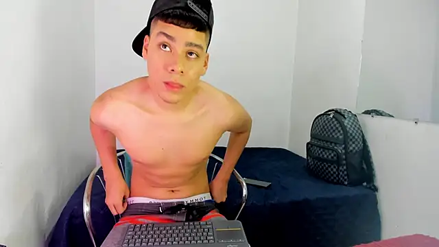 Snapshot of Lucastorrez01 chatting on 1, 7, 2026 Lucastorrez01 online show from 1, 7, 2026
