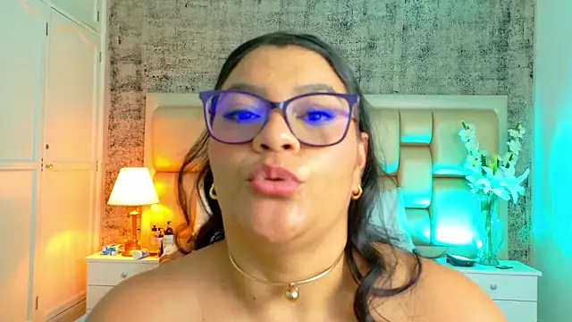 SelennaCooper online show from 17, 3, 2026