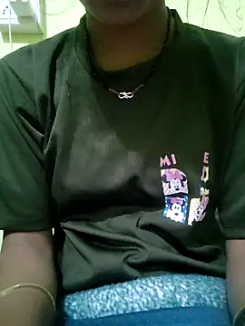 Snapshot of Menka_cut34 chatting on 19, 12, 2025 Menka cut34 online show from 19, 12, 2025