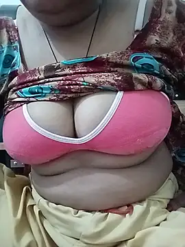 Snapshot of Menka_cut34 chatting on 27, 6, 2026 Menka cut34 online show from 27, 6, 2026