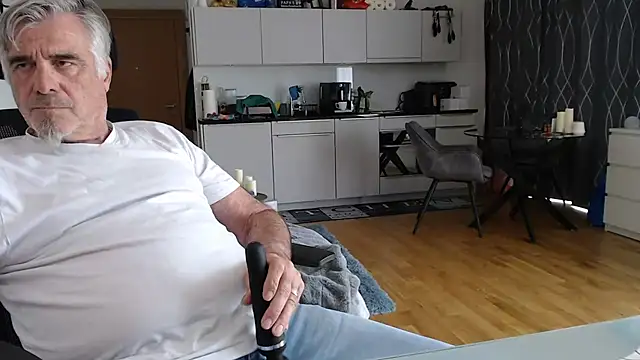 Snapshot of Buidapest chatting on 4, 5, 2026 Buidapest online show from 4, 5, 2026