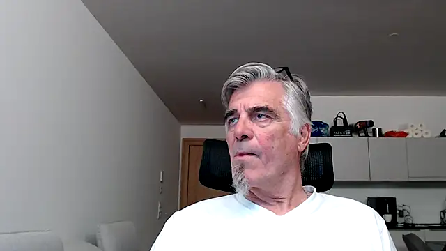 Snapshot of Buidapest chatting on 6, 5, 2026 Buidapest online show from 6, 5, 2026