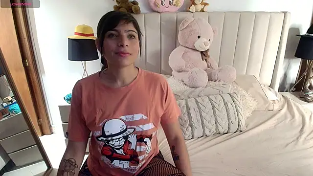 Snapshot of Emyii_ chatting on 12, 4, 2026 Emyii online show from 12, 4, 2026