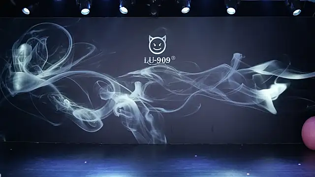 Snapshot of LU-909 chatting on 15, 1, 2026 LU-909 online show from 15, 1, 2026