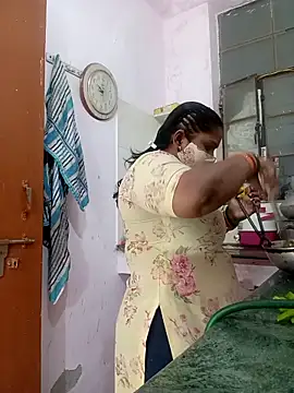 Snapshot of CUTE-LOVE-SWEETS chatting on 11, 4, 2026 CUTE-LOVE-SWEETS online show from 11, 4, 2026