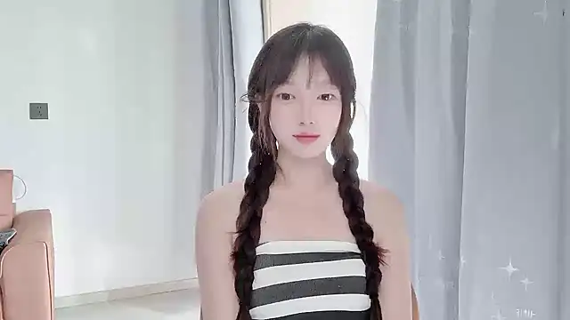 Snapshot of yuyayayu chatting on 24, 11, 2025 yuyayayu online show from 24, 11, 2025