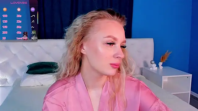 Snapshot of KiraRuiz chatting on 22, 2, 2026 KiraRuiz online show from 22, 2, 2026