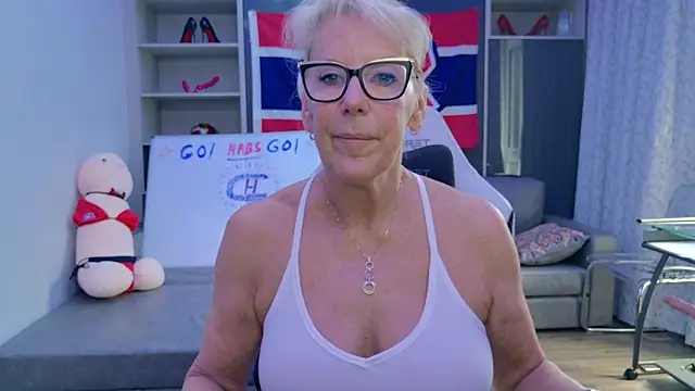 Snapshot of FitCougar chatting on 19, 5, 2026 FitCougar online show from 19, 5, 2026