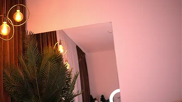 LuvCaprice online show from 5, 1, 2026