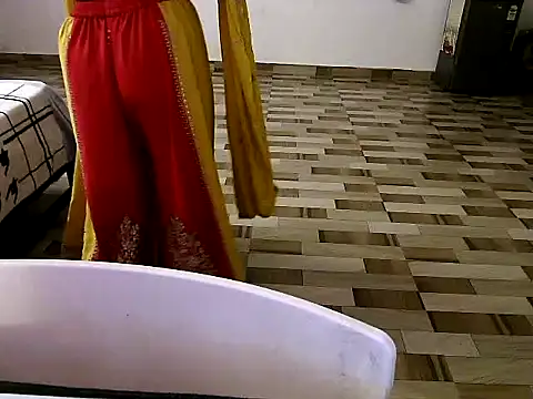 Snapshot of raveena_hot chatting on 9, 5, 2026 raveena hot online show from 9, 5, 2026