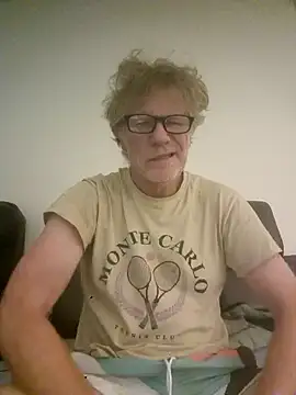 Snapshot of Hardwarelane67 chatting on 9, 5, 2026 Hardwarelane67 online show from 9, 5, 2026