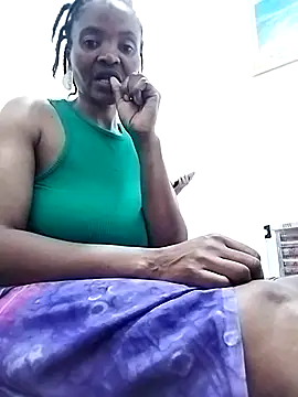 Snapshot of Brownsexynips14 chatting on 17, 11, 2025 Brownsexynips14 online show from 17, 11, 2025