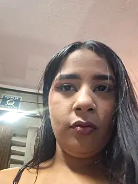 Snapshot of LeahSole chatting on 23, 12, 2025 LeahSole online show from 23, 12, 2025