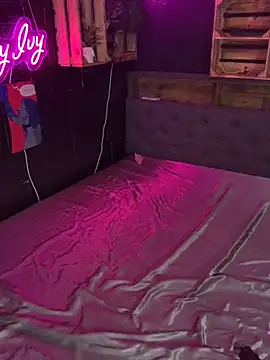 Snapshot of Shy-Ivy chatting on 25, 11, 2025 Shy-Ivy online show from 25, 11, 2025